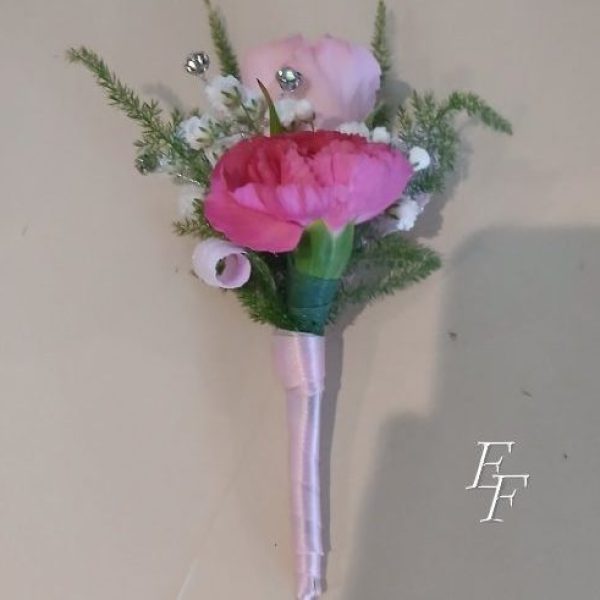 EF 816 B1 Shades of Pink Boutonniere