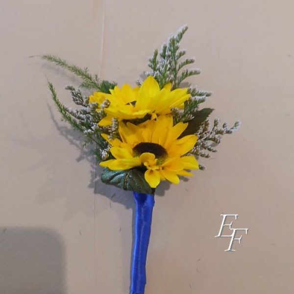 EF 817 B1 Miniature Sunflower Boutonniere